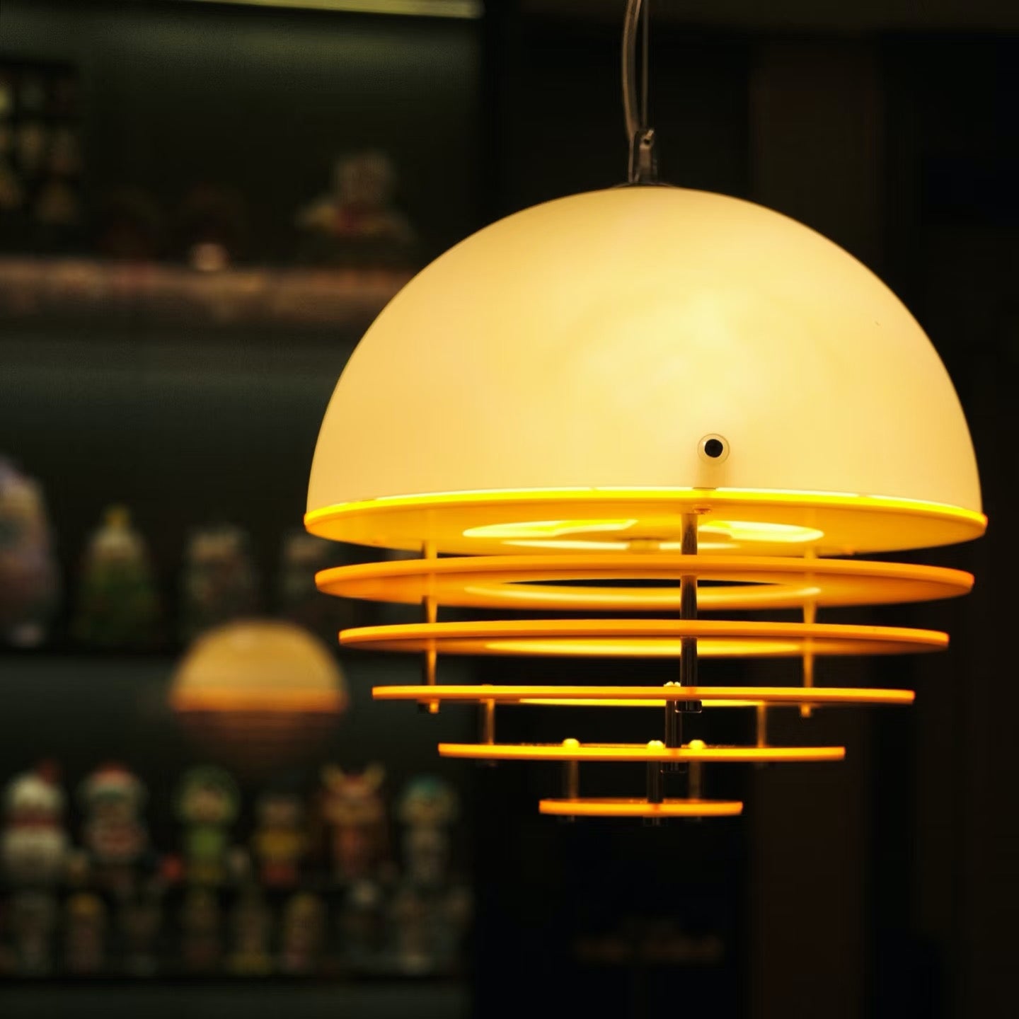 Bauhaus Design-Pendelleuchte „Solaris“ – Retro Sunset Orange (Ø 30cm)