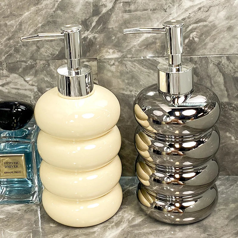Mid-Century Keramik Seifenspender „Bubbles“ – Skulpturales Design für Bad & Küche