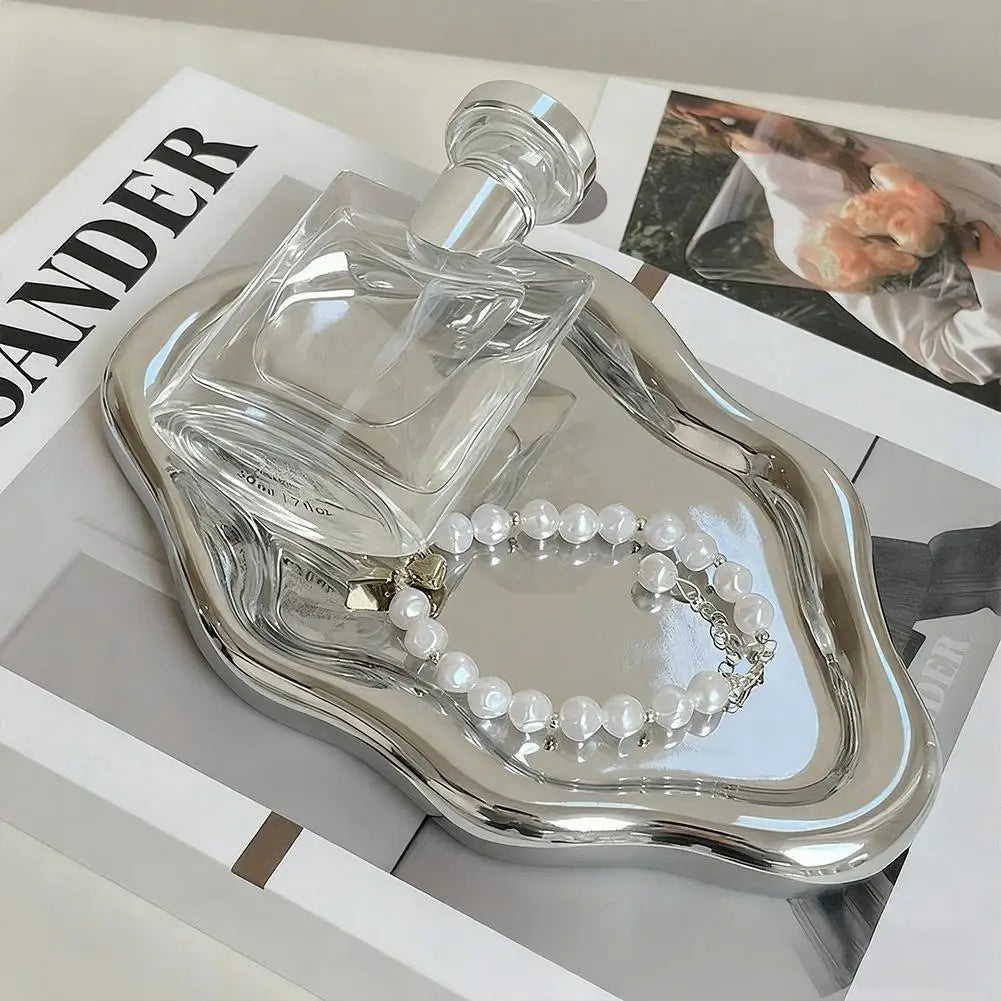 Mid-Century Design Schmuckschale „Liquid“ – Organisches Dekotablett in Silber